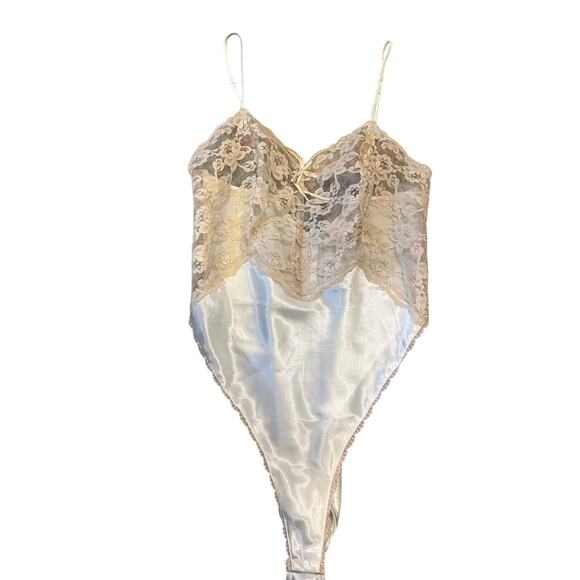 Vintage Victoria's Secret Gold Label Lace and Satin Lingerie Teddy Size P Ivory - Picture 1 of 5